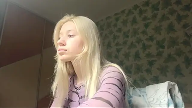 Snapshot of Barbie_Blondie chatting on December 15, 2025, 7:20 pm Barbie Blondie online show from December 15, 2025, 7:20 pm