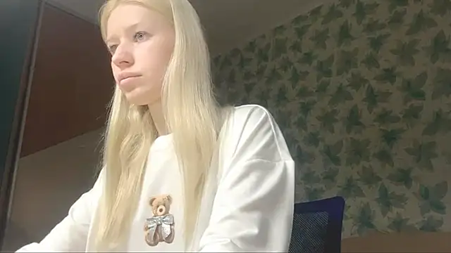 Snapshot of Barbie_Blondie chatting on December 14, 2025, 7:08 pm Barbie Blondie online show from December 14, 2025, 7:08 pm