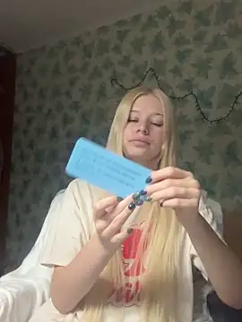 Snapshot of Barbie_Blondie chatting on March 11, 2026, 4:01 pm Barbie Blondie online show from March 11, 2026, 4:01 pm