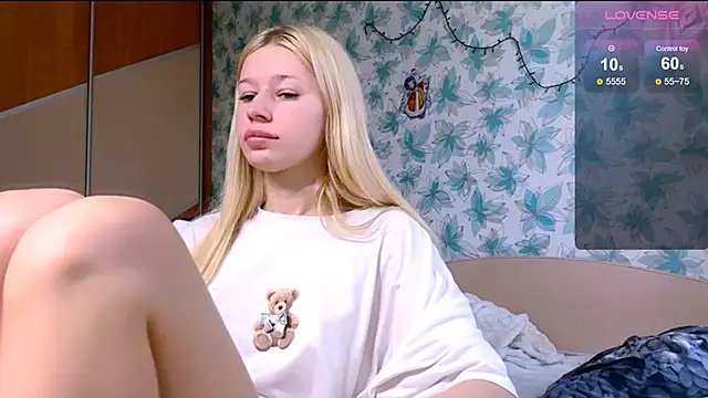 Snapshot of Barbie_Blondie chatting on April 4, 2026, 11:06 am Barbie Blondie online show from April 4, 2026, 11:06 am
