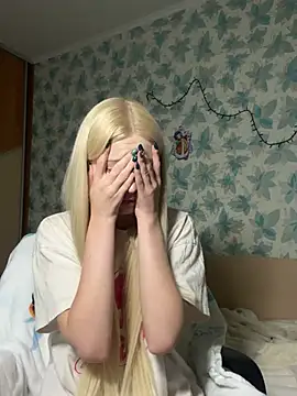 Snapshot of Barbie_Blondie chatting on March 10, 2026, 6:01 pm Barbie Blondie online show from March 10, 2026, 6:01 pm