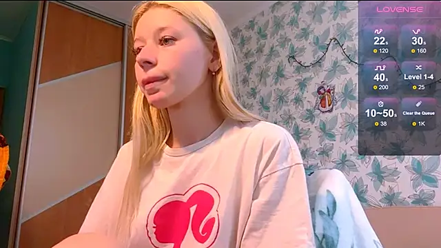Snapshot of Barbie_Blondie chatting on June 3, 2026, 2:29 pm Barbie Blondie online show from June 3, 2026, 2:29 pm