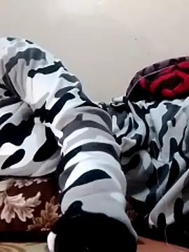 swsan00 online show from November 30, 2025, 7:47 pm