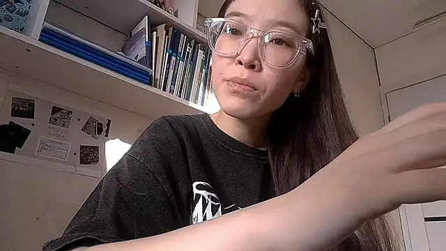 MollyTiger online show from November 29, 2025, 8:58 am