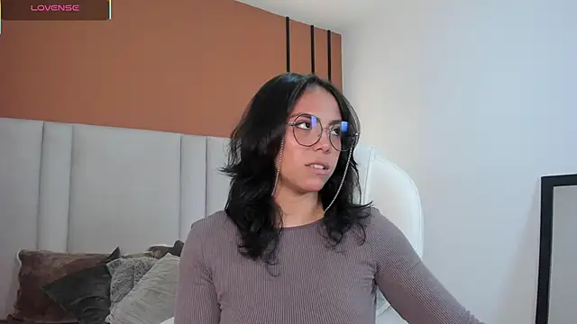 Snapshot of Scarlett_musik chatting on January 18, 2026, 5:11 am Scarlett musik online show from January 18, 2026, 5:11 am