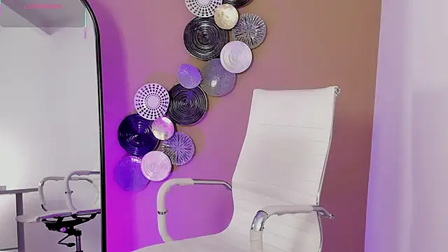 luna cute   online show from December 17, 2025, 7:52 pm