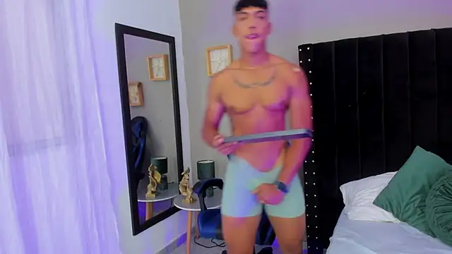 Snapshot of Bryan_robayo5 chatting on November 26, 2025, 11:54 am Bryan robayo5 online show from November 26, 2025, 11:54 am