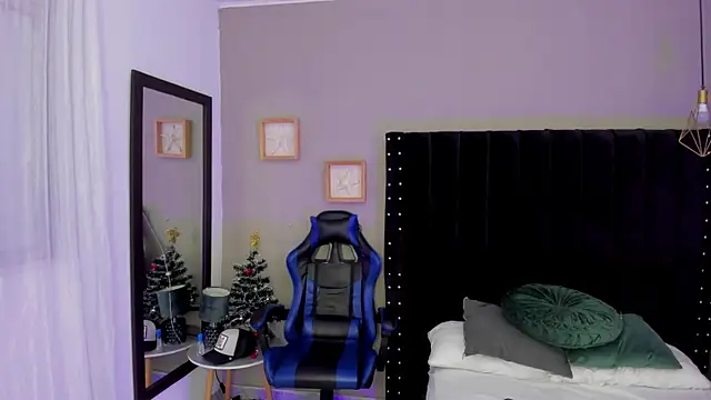 Bryan robayo5 online show from December 17, 2025, 11:26 am