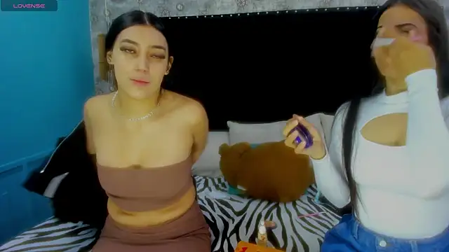 Venus Horney online show from November 29, 2025, 1:33 pm