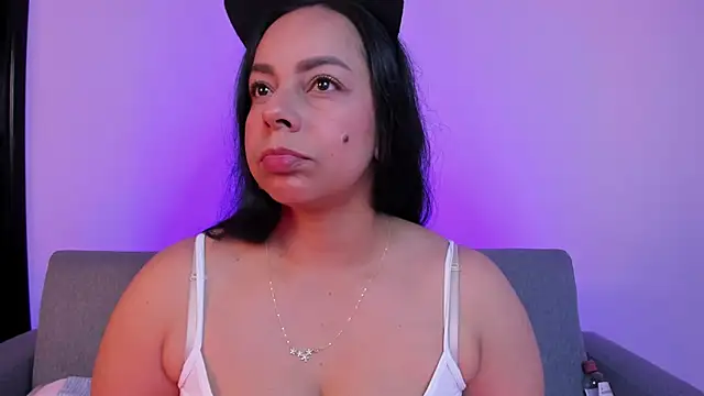 Snapshot of jimena_chic1 chatting on May 18, 2026, 10:25 pm jimena chic1 online show from May 18, 2026, 10:25 pm