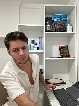 Snapshot of RicoValen chatting on February 20, 2026, 1:13 am RicoValen online show from February 20, 2026, 1:13 am