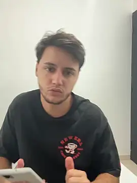 Snapshot of RicoValen chatting on February 16, 2026, 1:48 am RicoValen online show from February 16, 2026, 1:48 am