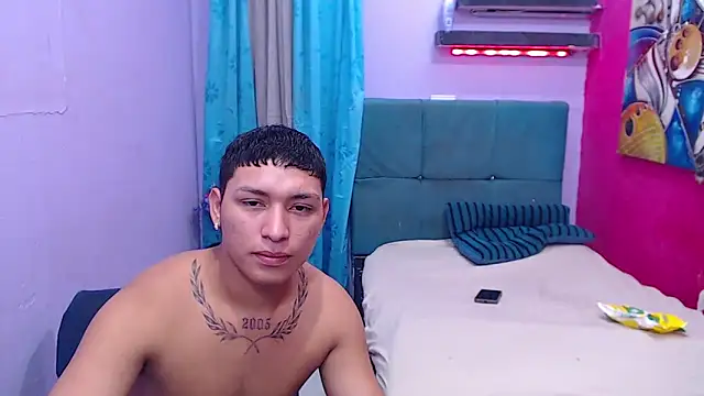 Snapshot of twinks_fuck chatting on August 4, 2026, 12:04 am twinks fuck online show from August 4, 2026, 12:04 am