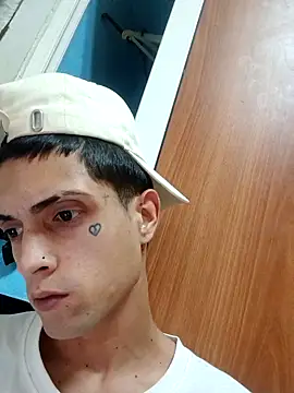 KingWhitexxx online show from December 2, 2025, 4:47 am