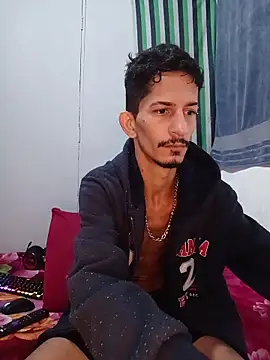 Snapshot of theyllorwillian chatting on June 8, 2026, 11:22 am theyllorwillian online show from June 8, 2026, 11:22 am