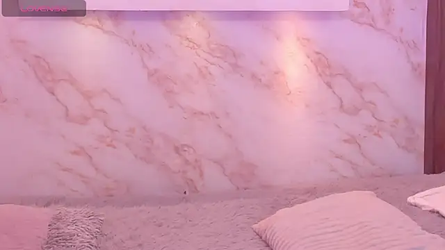 Dakota ferreti  online show from April 10, 2026, 2:46 pm