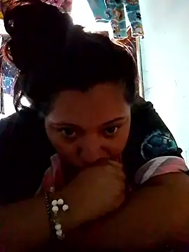 Snapshot of Renatta_Sweet chatting on February 25, 2026, 3:45 pm Renatta Sweet online show from February 25, 2026, 3:45 pm