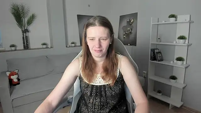 Snapshot of KathrineMeyer chatting on December 3, 2025, 3:07 am KathrineMeyer online show from December 3, 2025, 3:07 am