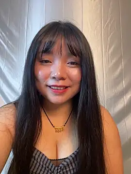 Snapshot of LP-47 chatting on November 26, 2025, 2:39 pm LP-47 online show from November 26, 2025, 2:39 pm