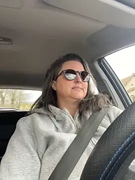 Snapshot of bea_french_curvy chatting on February 3, 2026, 12:21 pm bea french curvy online show from February 3, 2026, 12:21 pm