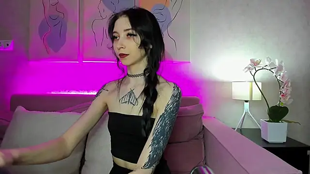 Snapshot of Ellen_Hops chatting on February 8, 2026, 9:07 am Ellen Hops online show from February 8, 2026, 9:07 am