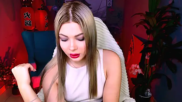 Snapshot of HyileyClark chatting on March 22, 2026, 9:22 am HyileyClark online show from March 22, 2026, 9:22 am