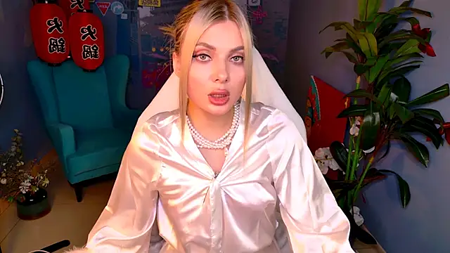 Snapshot of HyileyClark chatting on March 14, 2026, 12:33 pm HyileyClark online show from March 14, 2026, 12:33 pm