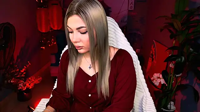 Snapshot of HyileyClark chatting on March 25, 2026, 9:19 am HyileyClark online show from March 25, 2026, 9:19 am