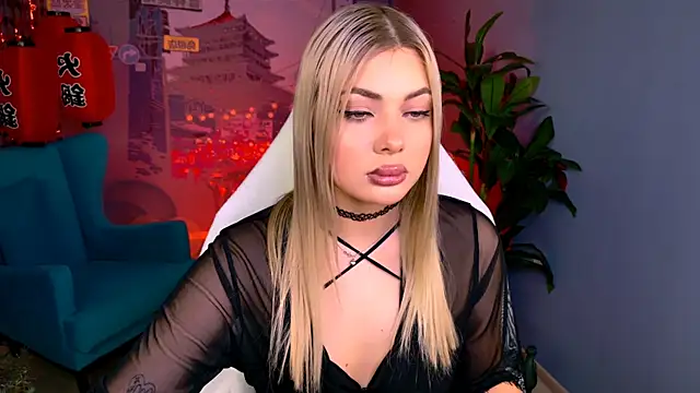 Snapshot of HyileyClark chatting on February 21, 2026, 8:16 am HyileyClark online show from February 21, 2026, 8:16 am