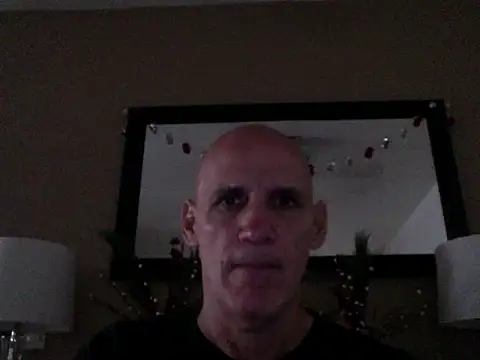 Snapshot of Elosoo chatting on December 5, 2025, 12:59 pm Elosoo online show from December 5, 2025, 12:59 pm