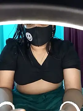 Snapshot of priya2098 chatting on February 14, 2026, 6:30 pm priya2098 online show from February 14, 2026, 6:30 pm