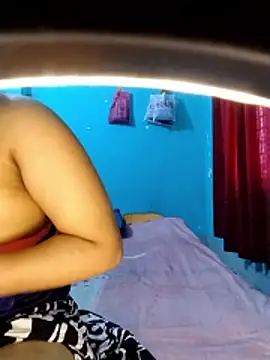 Snapshot of priya2098 chatting on February 25, 2026, 5:18 am priya2098 online show from February 25, 2026, 5:18 am