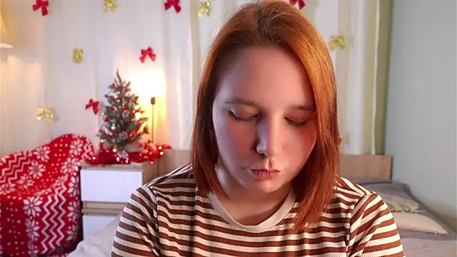 GwendaWhetham online show from December 15, 2025, 11:05 am