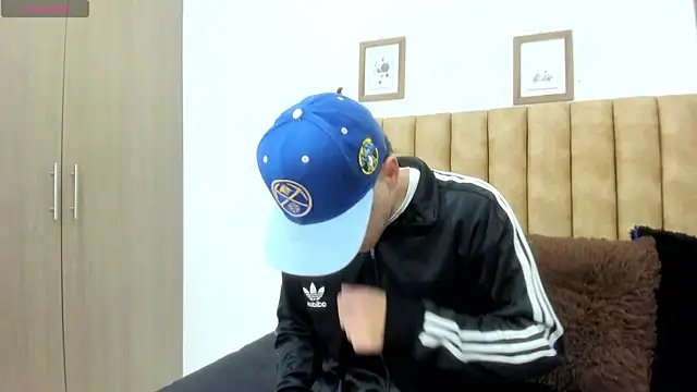 Snapshot of AUSTIN-PRRR chatting on December 1, 2025, 1:34 pm AUSTIN-PRRR online show from December 1, 2025, 1:34 pm