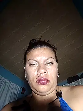 daphne-glow online show from December 5, 2025, 2:43 am