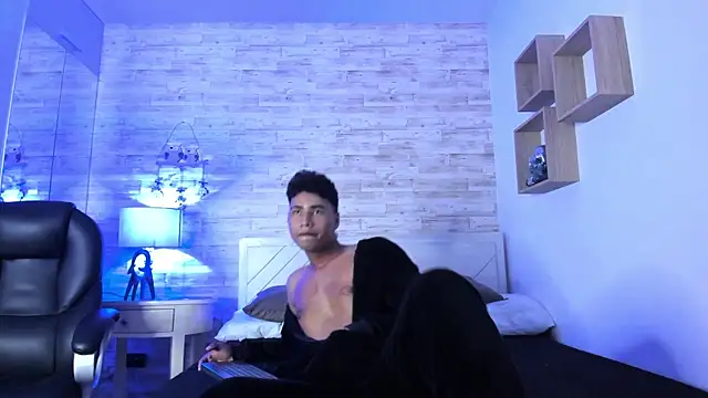 Snapshot of Simon_Pernia chatting on November 30, 2025, 6:41 pm Simon Pernia online show from November 30, 2025, 6:41 pm