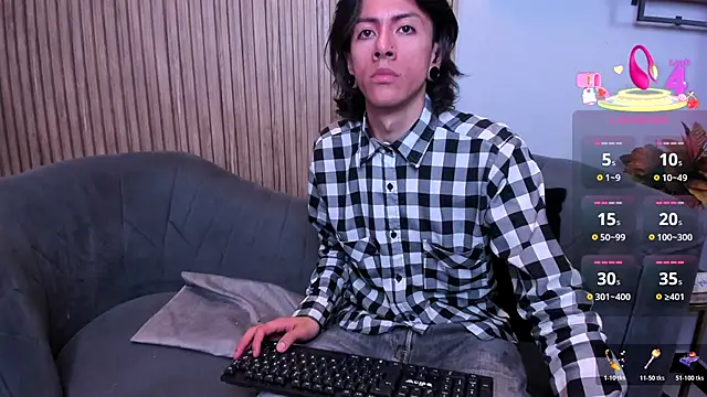 LiamShelby online show from December 14, 2025, 3:13 am