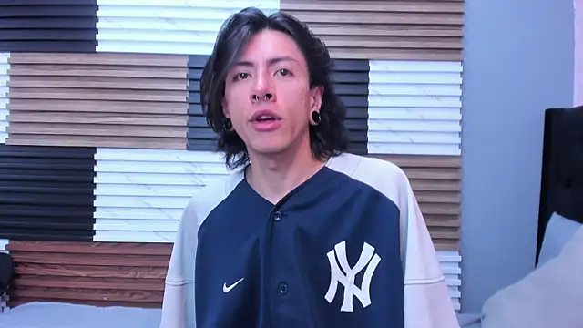 LiamShelby online show from December 18, 2025, 2:38 am