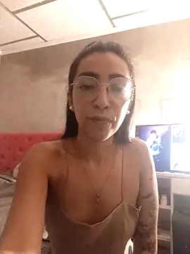 Snapshot of Yani-14 chatting on February 4, 2026, 7:03 am Yani-14 online show from February 4, 2026, 7:03 am