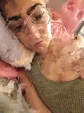 Snapshot of Yani-14 chatting on February 1, 2026, 11:03 pm Yani-14 online show from February 1, 2026, 11:03 pm