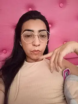 Snapshot of Yani-14 chatting on November 28, 2025, 2:06 pm Yani-14 online show from November 28, 2025, 2:06 pm