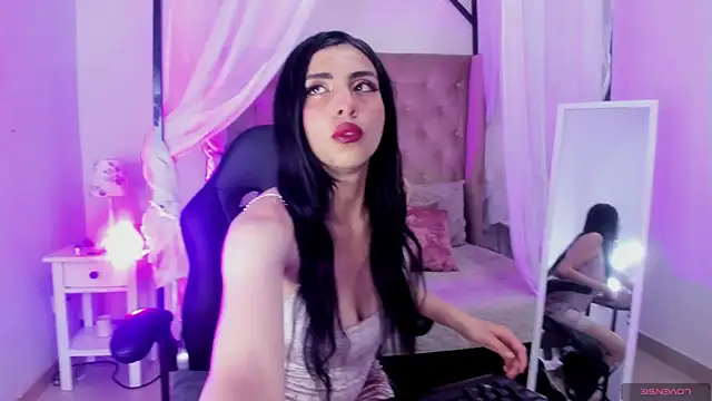 Miha Sophia  online show from December 4, 2025, 4:44 am