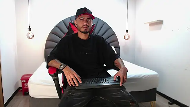 MatthewCullen online show from January 14, 2026, 2:04 am