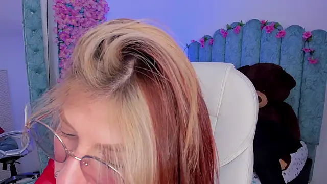 Snapshot of Ash_20_ chatting on December 5, 2025, 2:04 pm Ash 20 online show from December 5, 2025, 2:04 pm