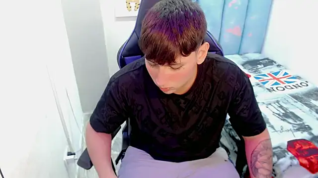 Snapshot of d_moneyy_ chatting on November 28, 2025, 8:31 pm d moneyy online show from November 28, 2025, 8:31 pm