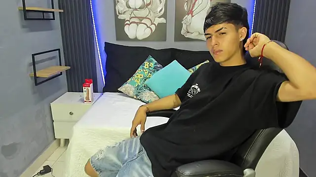 Ethan Jamees online show from December 15, 2025, 2:56 pm