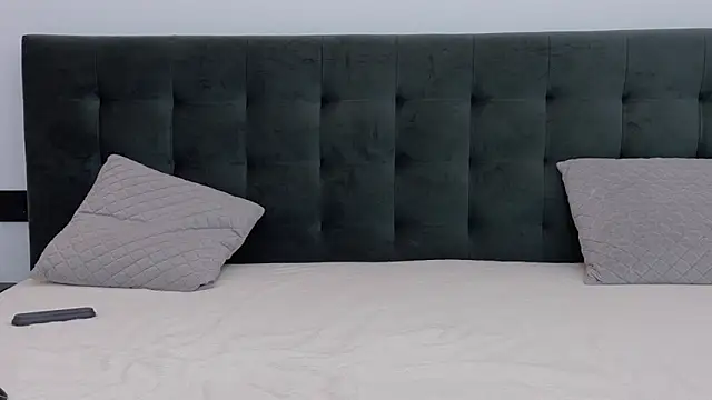 AnnaBenet online show from December 16, 2025, 4:55 pm