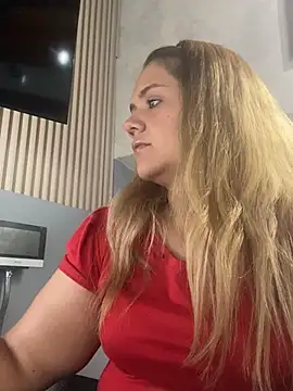 LoreinnFox online show from April 2, 2026, 10:16 pm