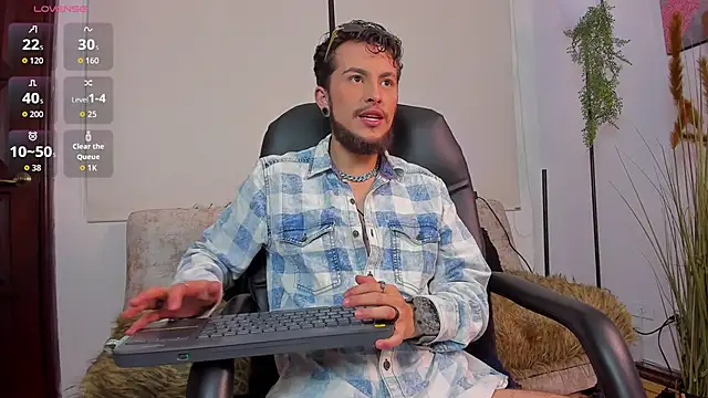 MTHW   online show from December 3, 2025, 10:09 pm