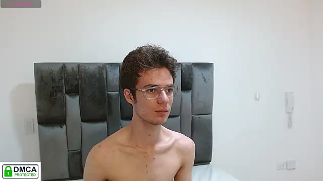 Snapshot of SaccharineSin chatting on November 29, 2025, 4:56 am SaccharineSin online show from November 29, 2025, 4:56 am